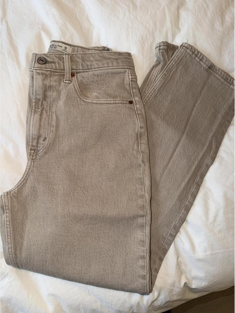 Abercrombie Tan Curve Love 90s Straight Ultra High Rise Jeans Size - 6 Short